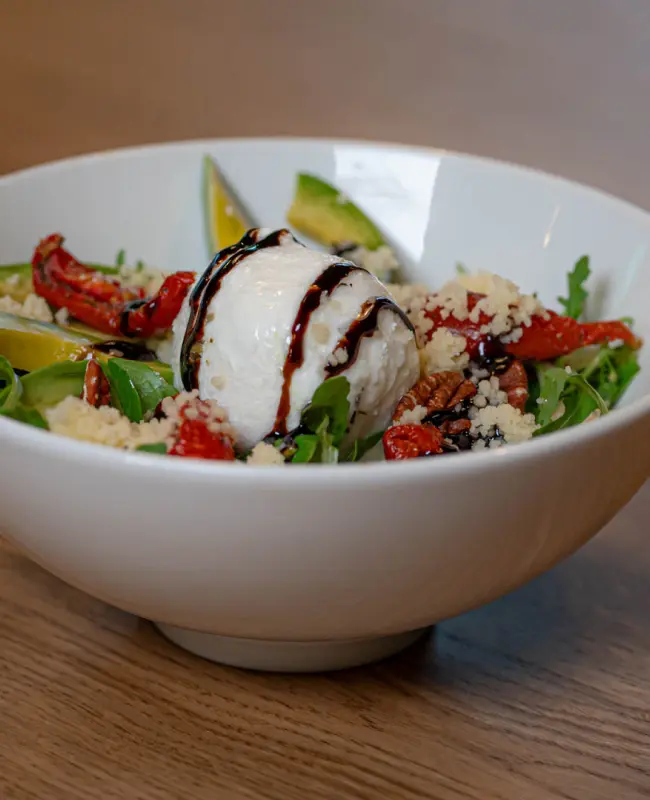 Diverse mogelijke gerechten beschikbaar tijdens een zakelijk arrangement - header foto