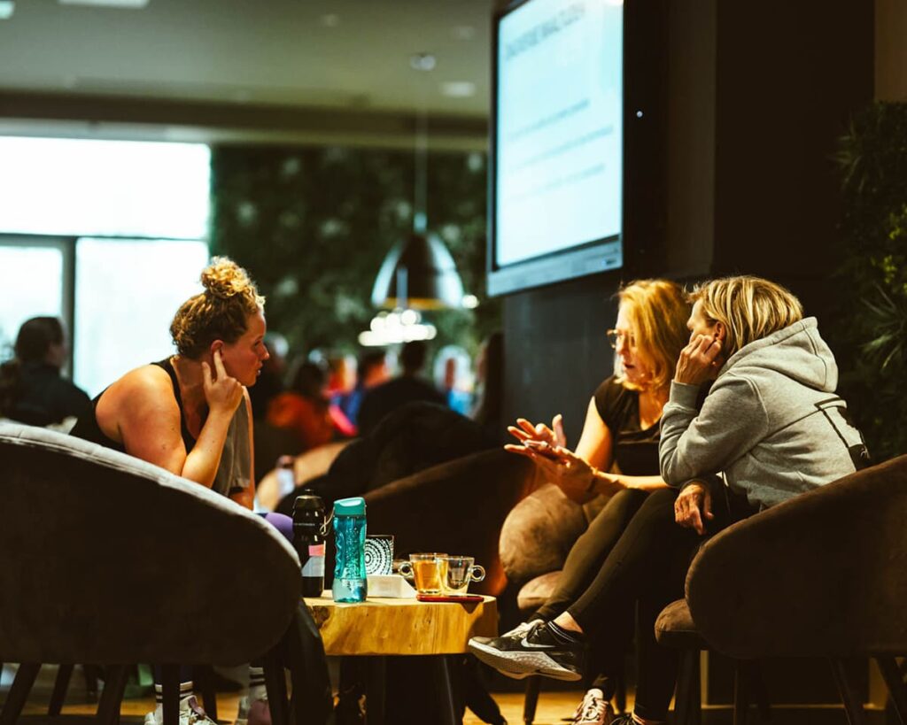 Gezellig napraten na de sportles in de TREE11 horeca