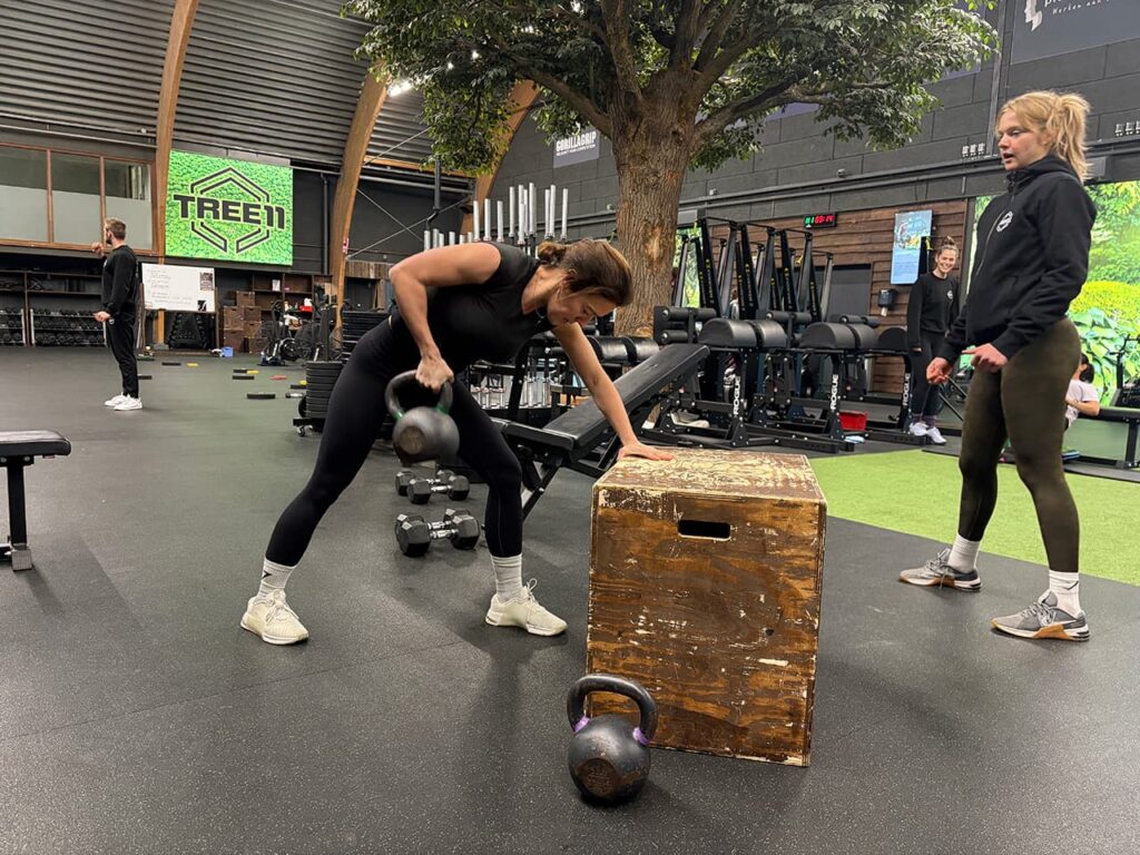 Kettlebell row als kracht oefening voor Lobke